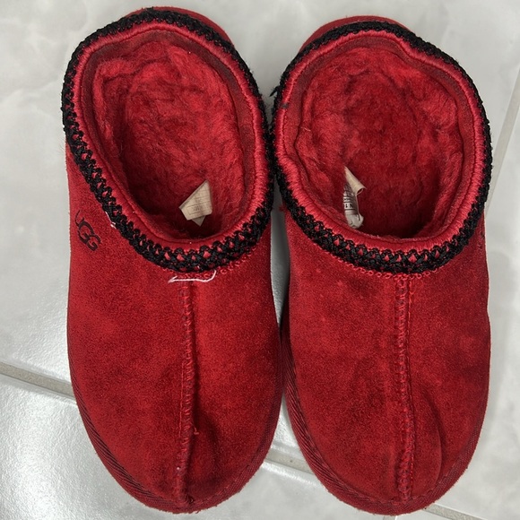 UGG LITTLE KIDS' TASMAN II SLIPPERS IN RED
USA 13 - Picture 5 of 5
